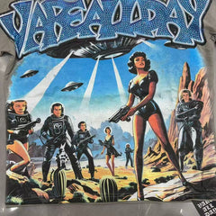 VARE Vintage UFO Space Graphic T-Shirt – Y2K Alien Streetwear Tee
