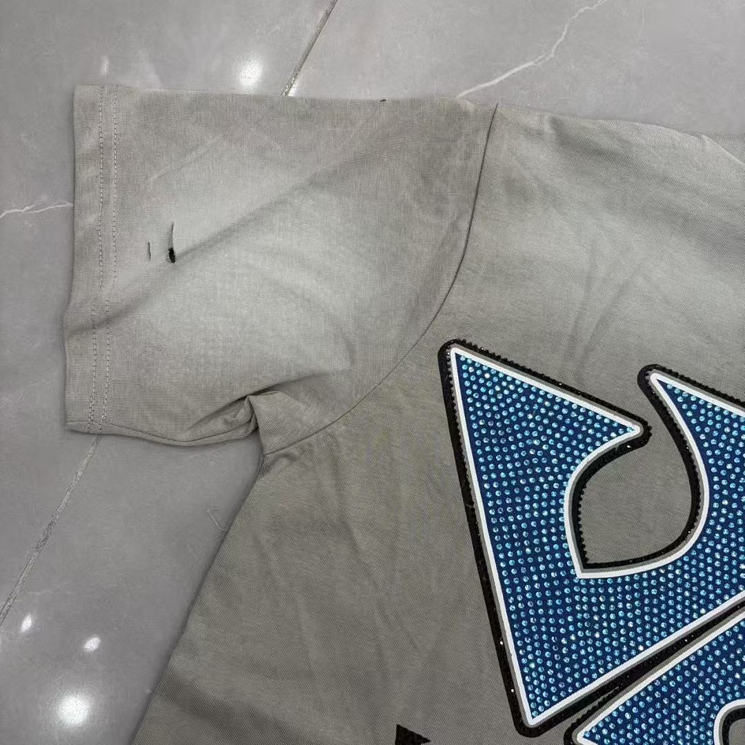VARE Vintage UFO Space Graphic T-Shirt – Y2K Alien Streetwear Tee