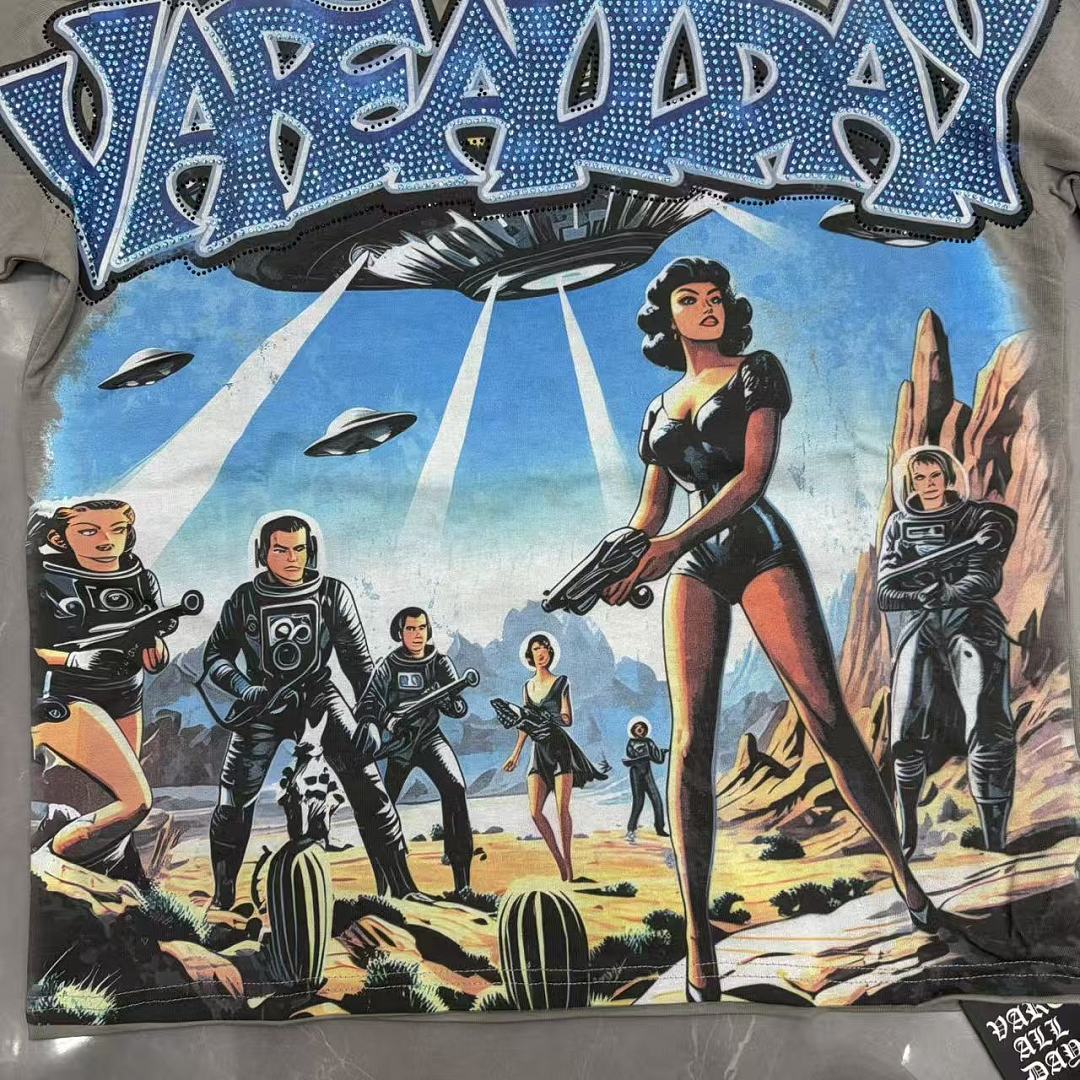 VARE Vintage UFO Space Graphic T-Shirt – Y2K Alien Streetwear Tee
